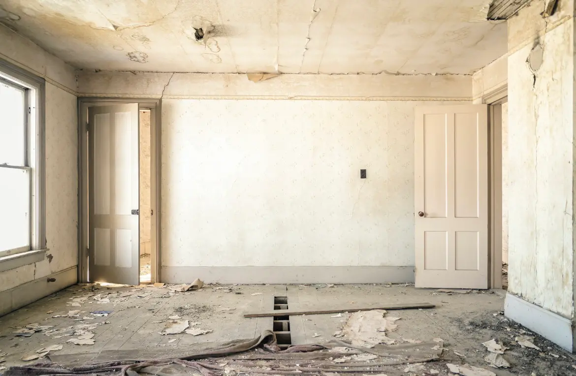 Waste disposal crew managing a cleanout project in Oak Park